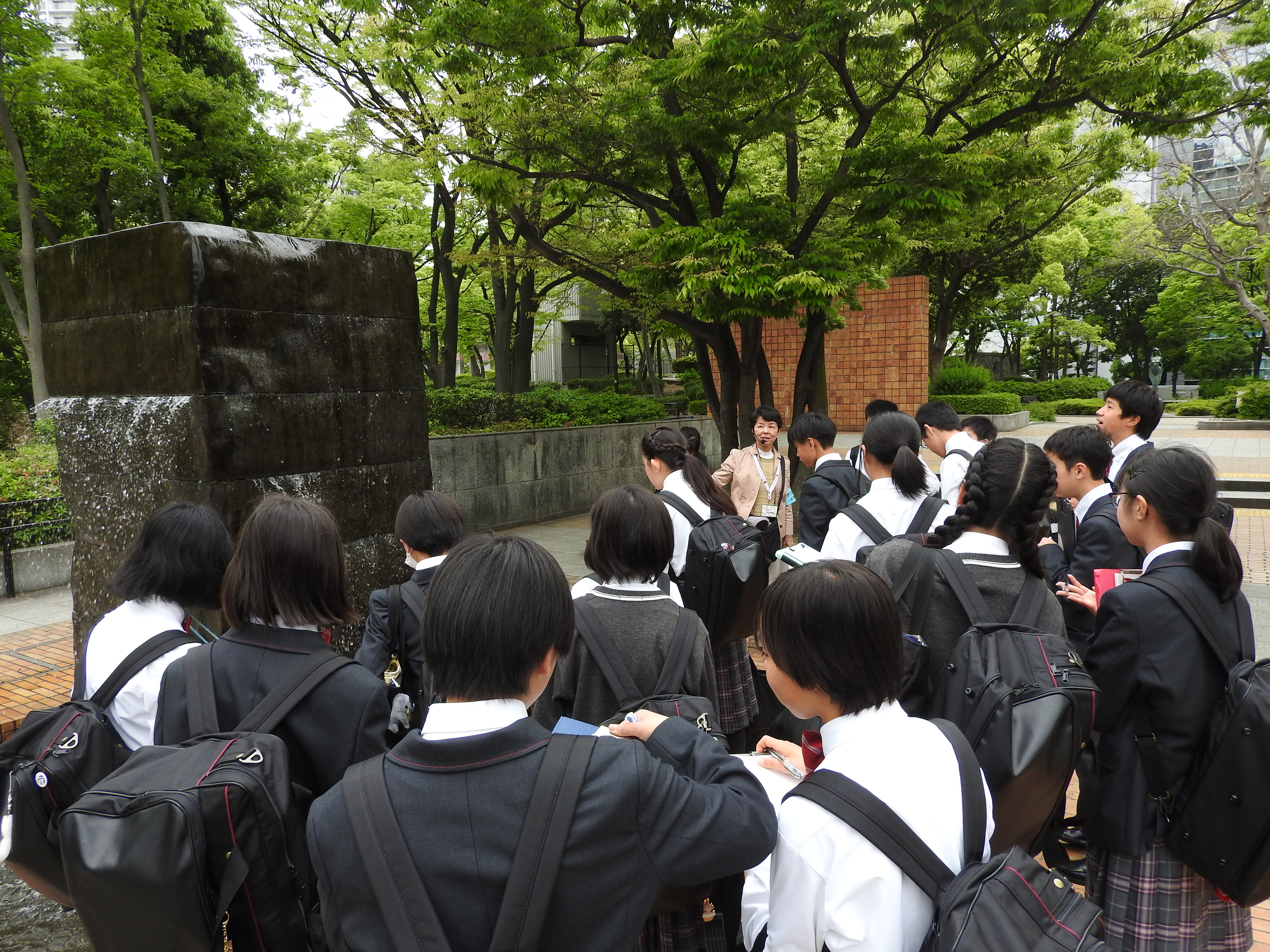 中学１年生 KOBEスタディ(神戸市役所・東遊園)