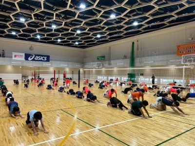 男子バレーボール部 小学生とのイベントを実施しました | お知らせ